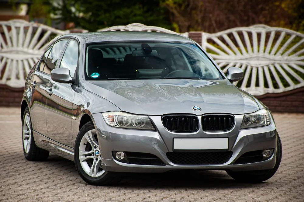 BMW 3 Series E90/E91/E92/E93 318i 2010
