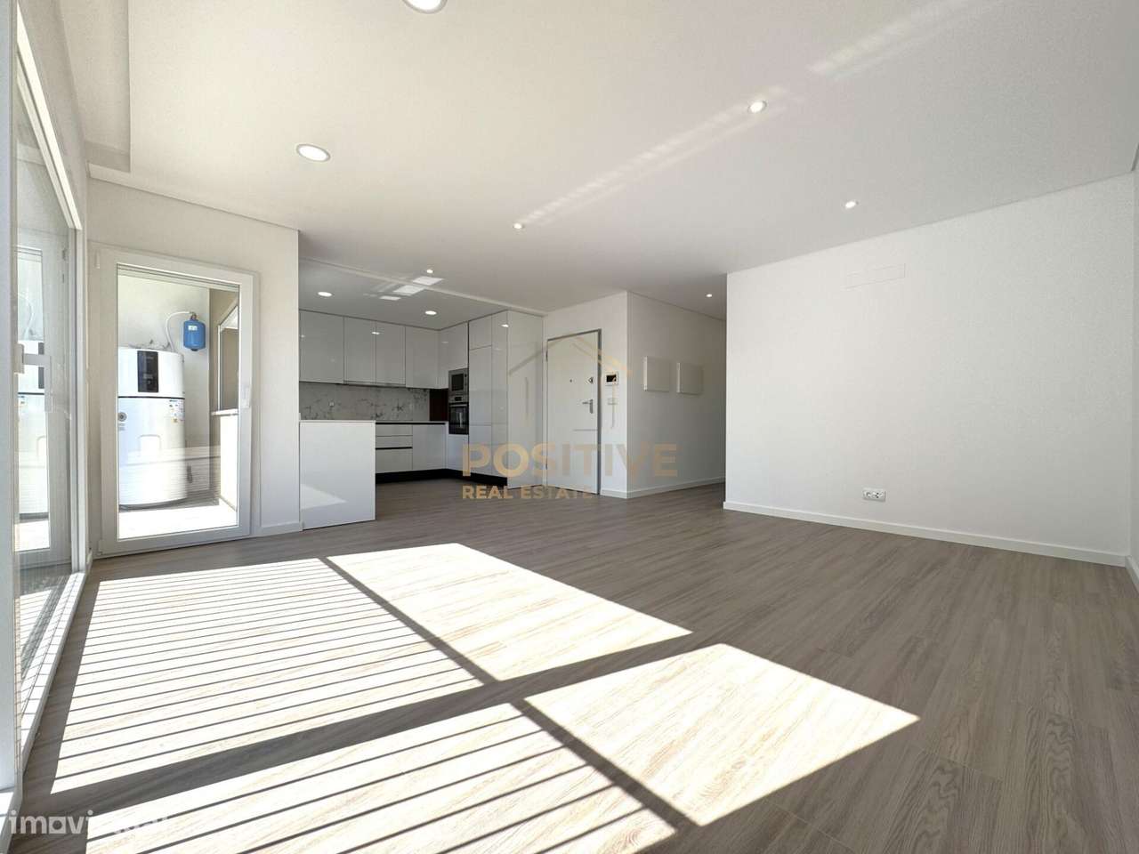 T3 em Santa Marta do Pinhal | Suite, 2 varandas e zona social de 31 m2-1