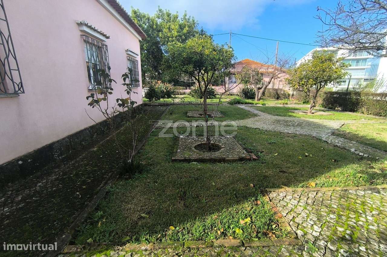 Moradia T4 unifamiliar Carnide-37