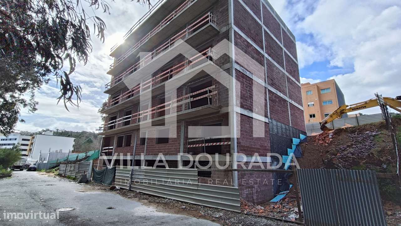 Apartamento T1+1 com Garagem na Serra de Canelas-2