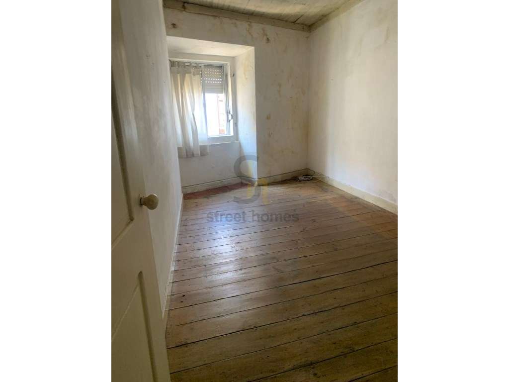 Prédio com dois pisos independentes para recuperação total-23