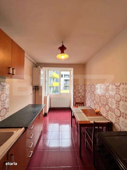 Apartament cu 4 camere, decomandat, 65 mp, Piata Abator - Imagine principală: 4/5