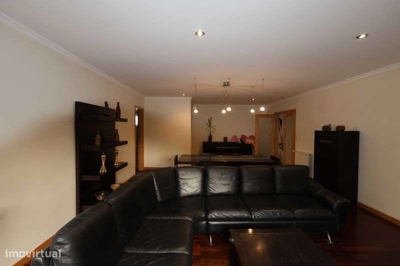 Aluga-se T3 mobilado e com garagem - Grande imagem: 5/12