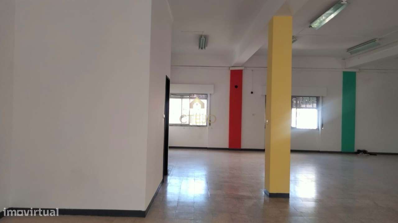 LOJA PARA VENDA  POVOA de SANTA IRIA  COM 260m2-11