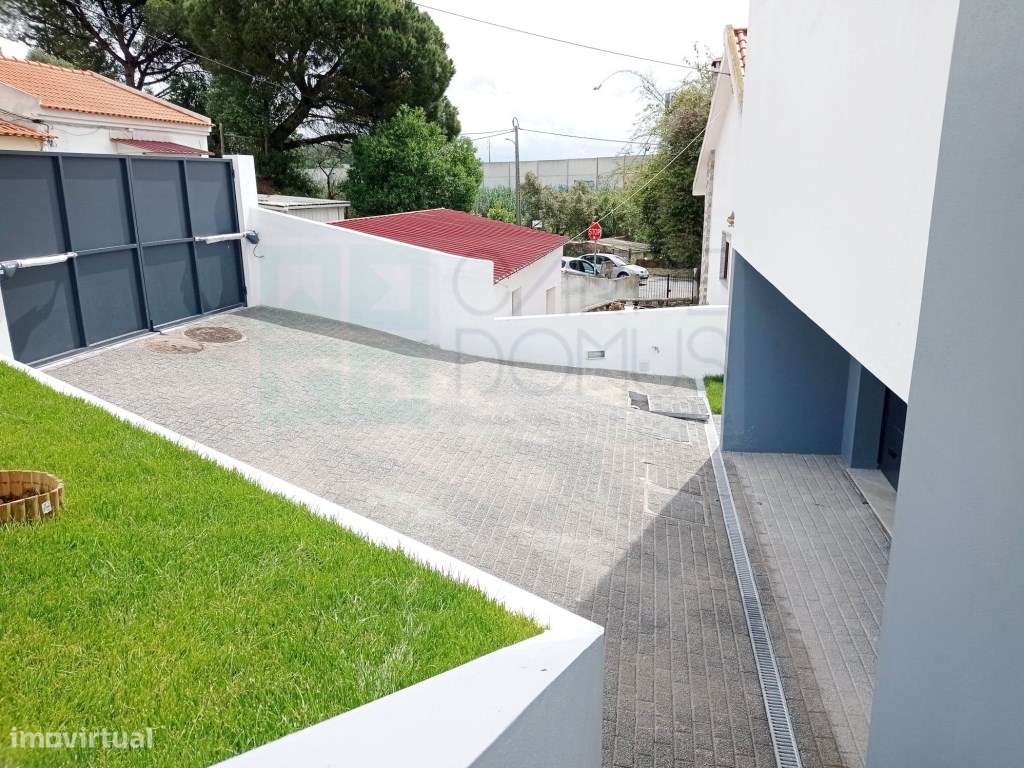 Moradia nova T4, com piscina, em Alverca, Vila Franca de Xira, Lisboa-53