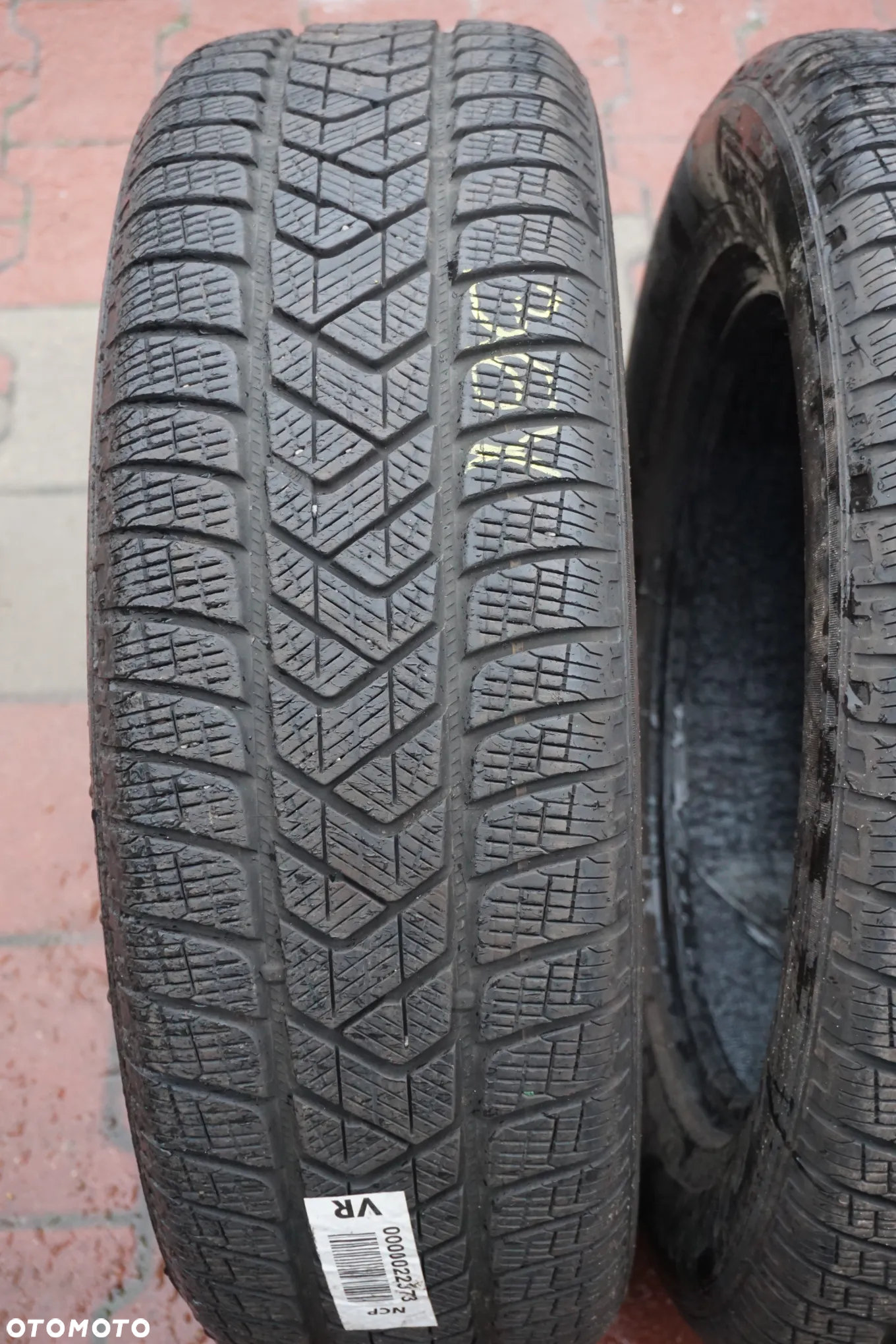 215 65 17 Pirelli Scorpion Winter - 2