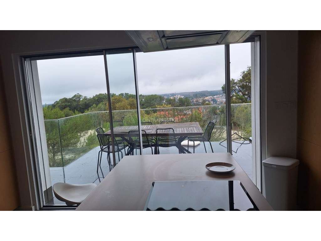 Moradia T5 Remodelada com Painéis Fotovoltaicos - Monte Santos, Sintra-14