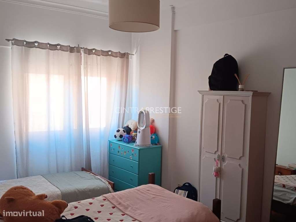 Apartamento T3 com garagem no Cacém perto da Avenida dos Bons Amigo...-5