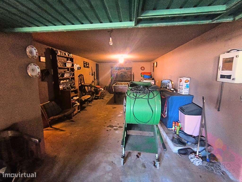 Moradia térrea com terreno junto aos acessos da A13-6