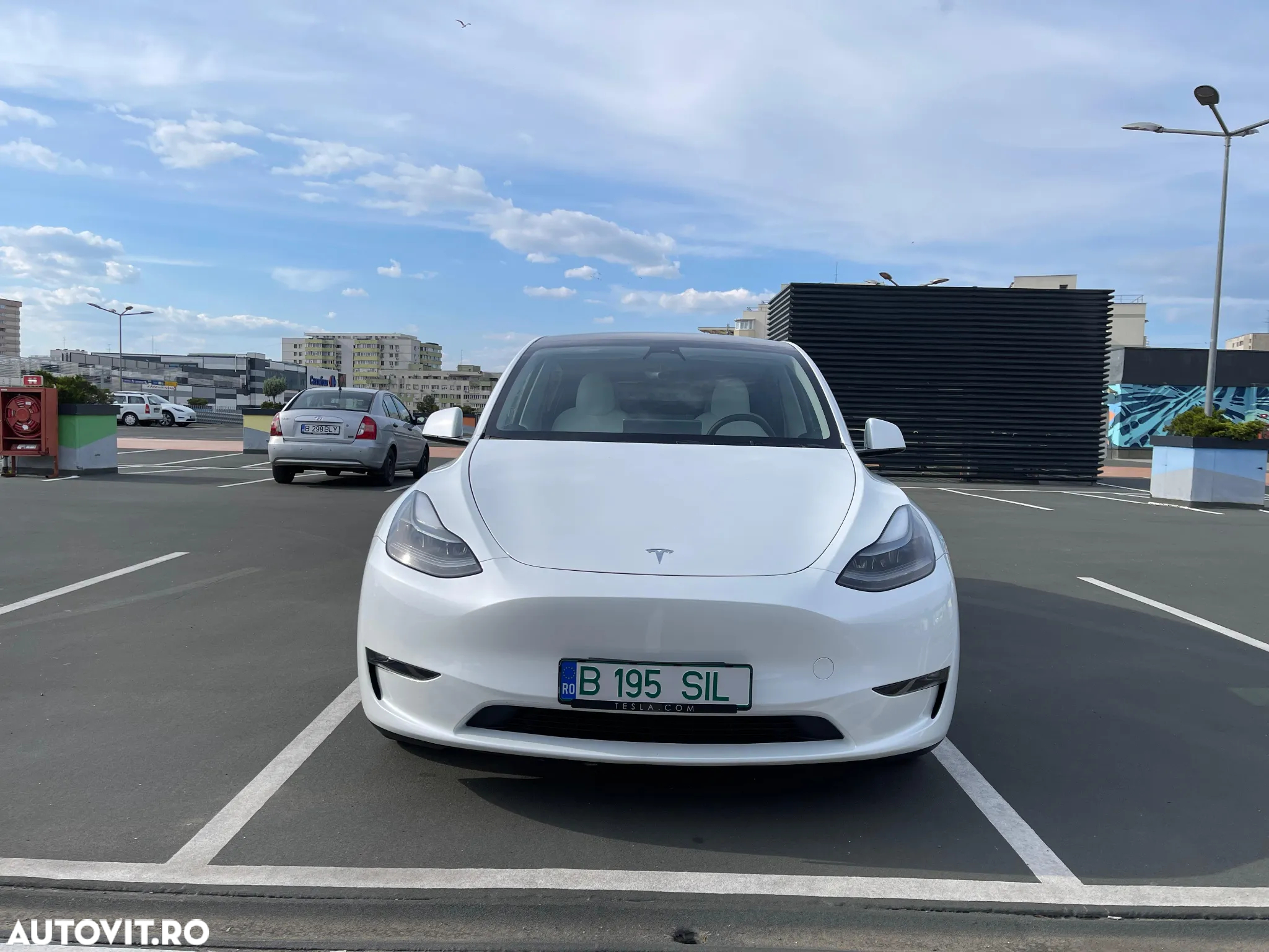 Tesla Model Y - 2