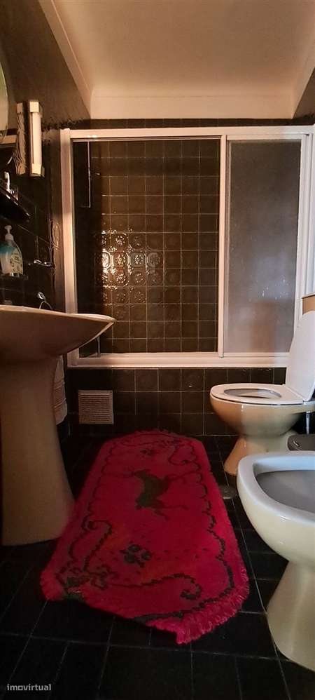 Moradia T5 com garagem e jardim em Miranda do Douro-40