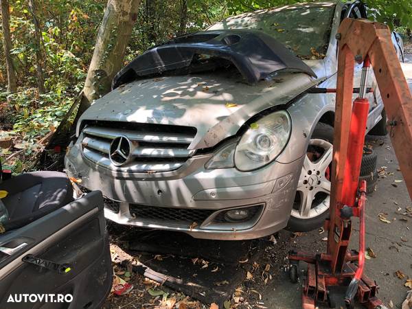 Dezmembrez Mercedes Benz R 320 CDI volan stanga argintiu - 7