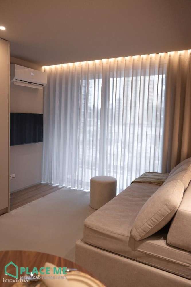 Apartamento T0 NOVO em condomínio fechado junto ao Parque da Rodovia-11