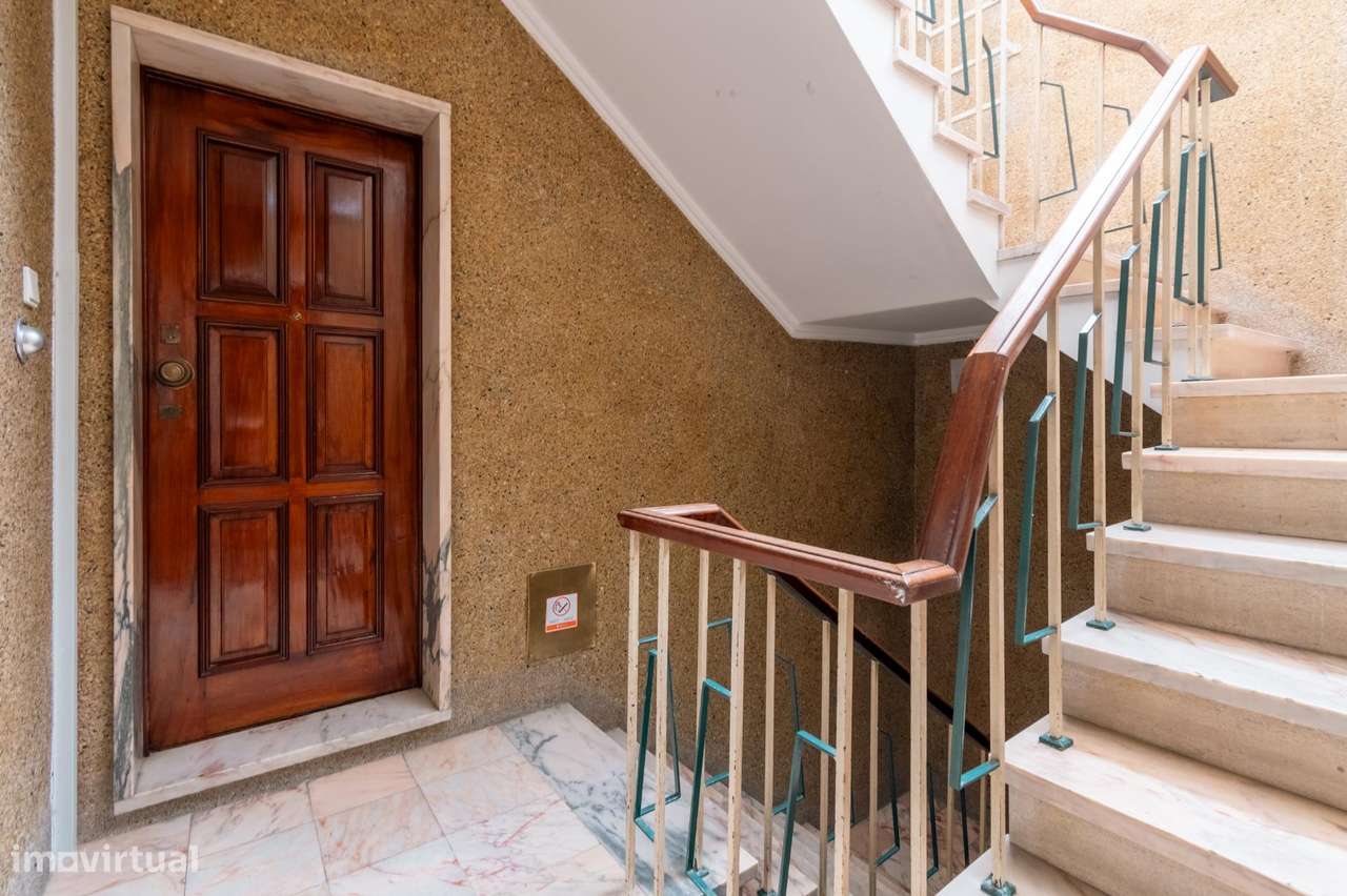 Apartamento T3 em Linda-a-Velha-15