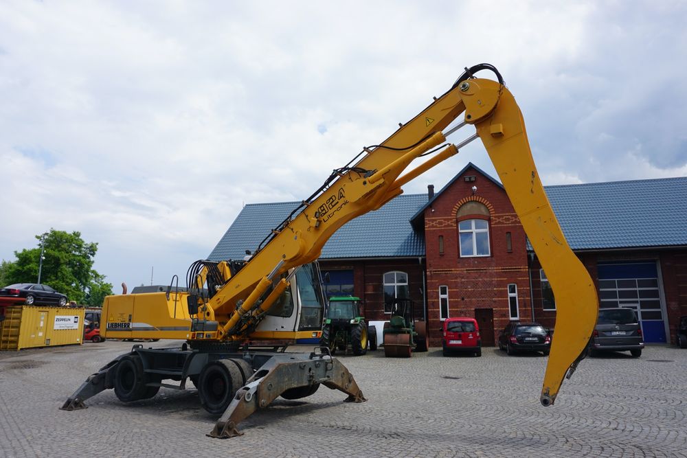 Liebherr A 924 2006