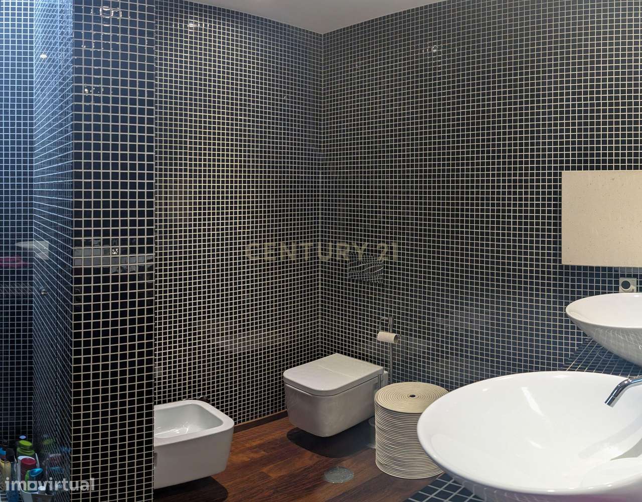 Moradia T4 com Jardim em Localização Privilegiada - Grande imagem: 5/15