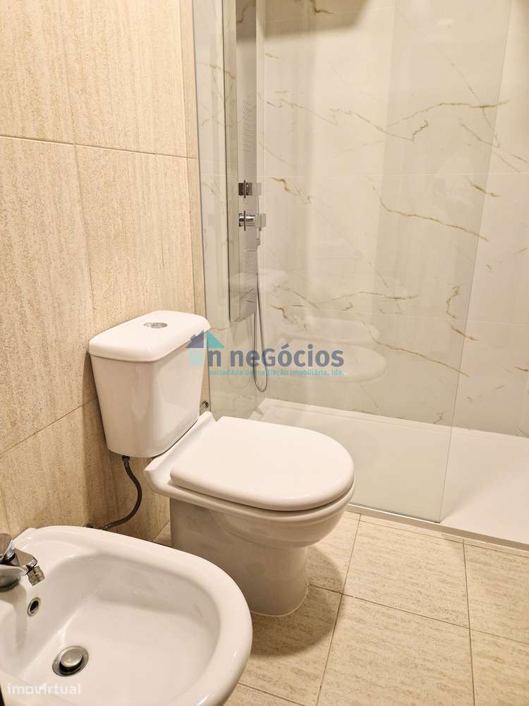 Apartamento T2 em excelente estado! Garagem fechada-9