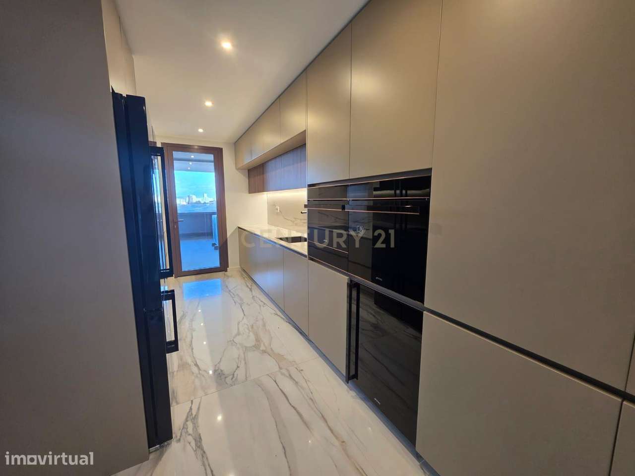 Apartamento T4 - 4 Suites e Piscina Privativa | Empreendimento Douro N-5