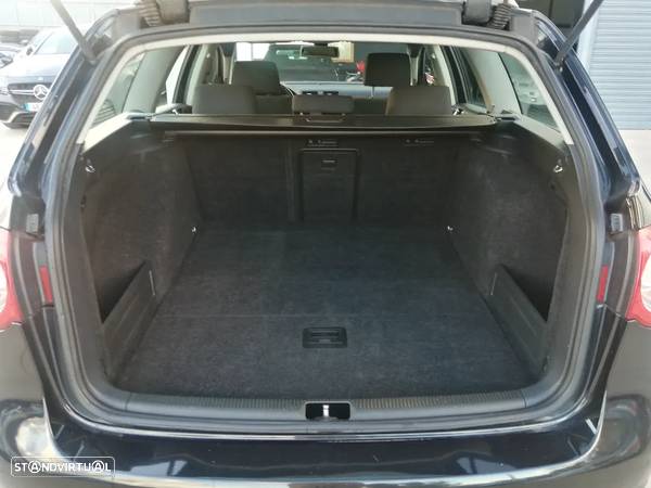 VW Passat Variant 2.0 TDi Confortline DSG - 23