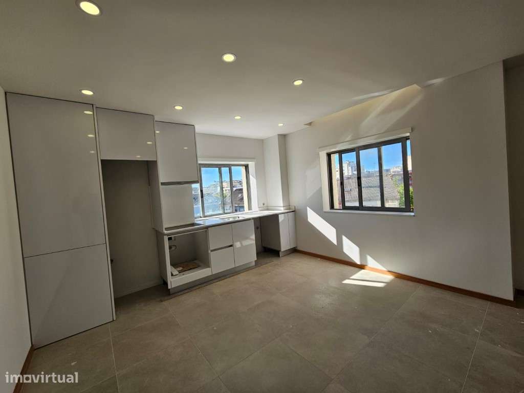 Apartamento T3 Totalmente Renovado - Centro de Braga-3