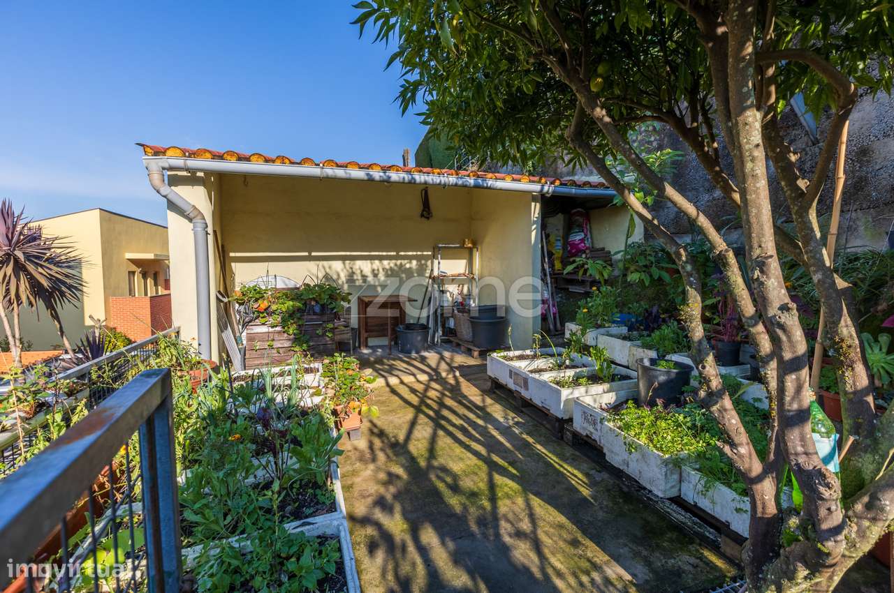 Moradia Geminada T3 em Aldão-26