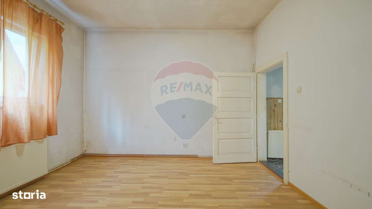 Casă săsească de renovat, cu teren, Șcheii Brașovului-8