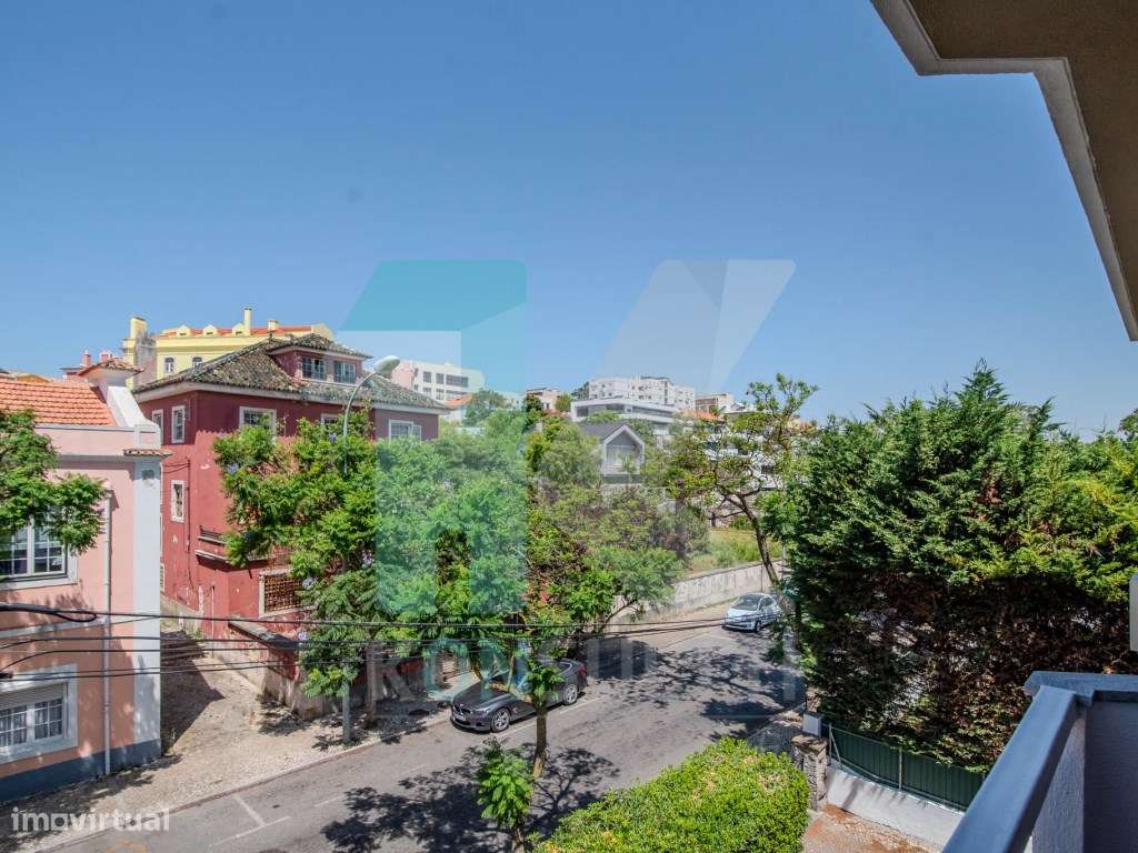 Apartamento T1 c/varanda junto à Praia de Santo Amaro de Oeiras-12