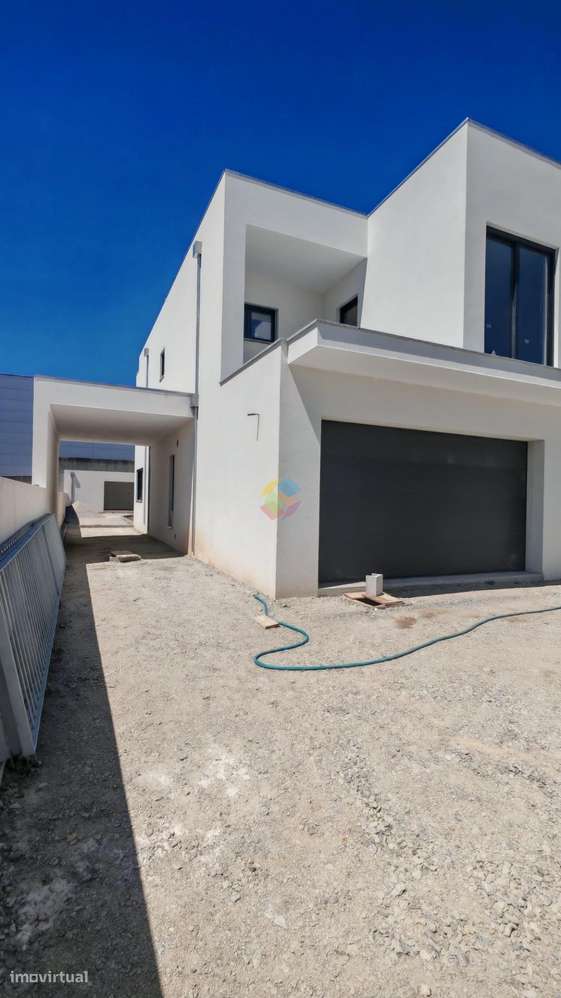 Moradia Geminada T3 Santa Maria de Lamas-12