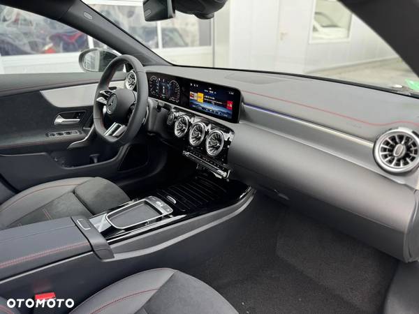 Mercedes-Benz CLA 250 e PHEV AMG Line 8G-DCT - 12