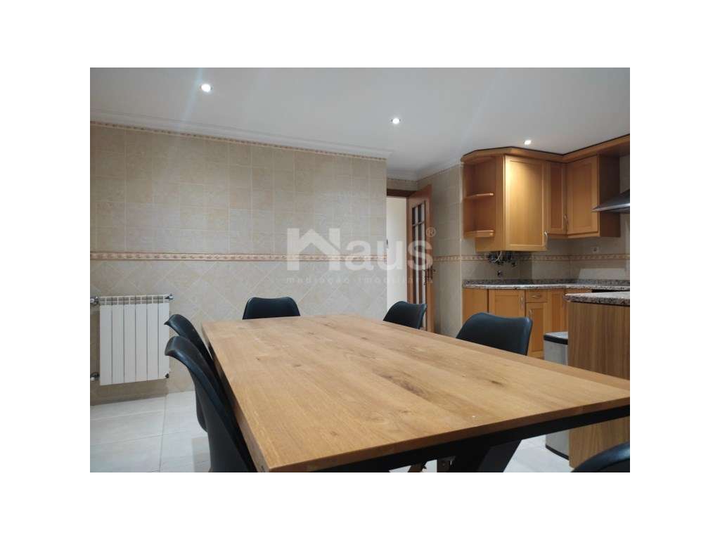 Duplex T2+1 com varandas e parqueamento-6