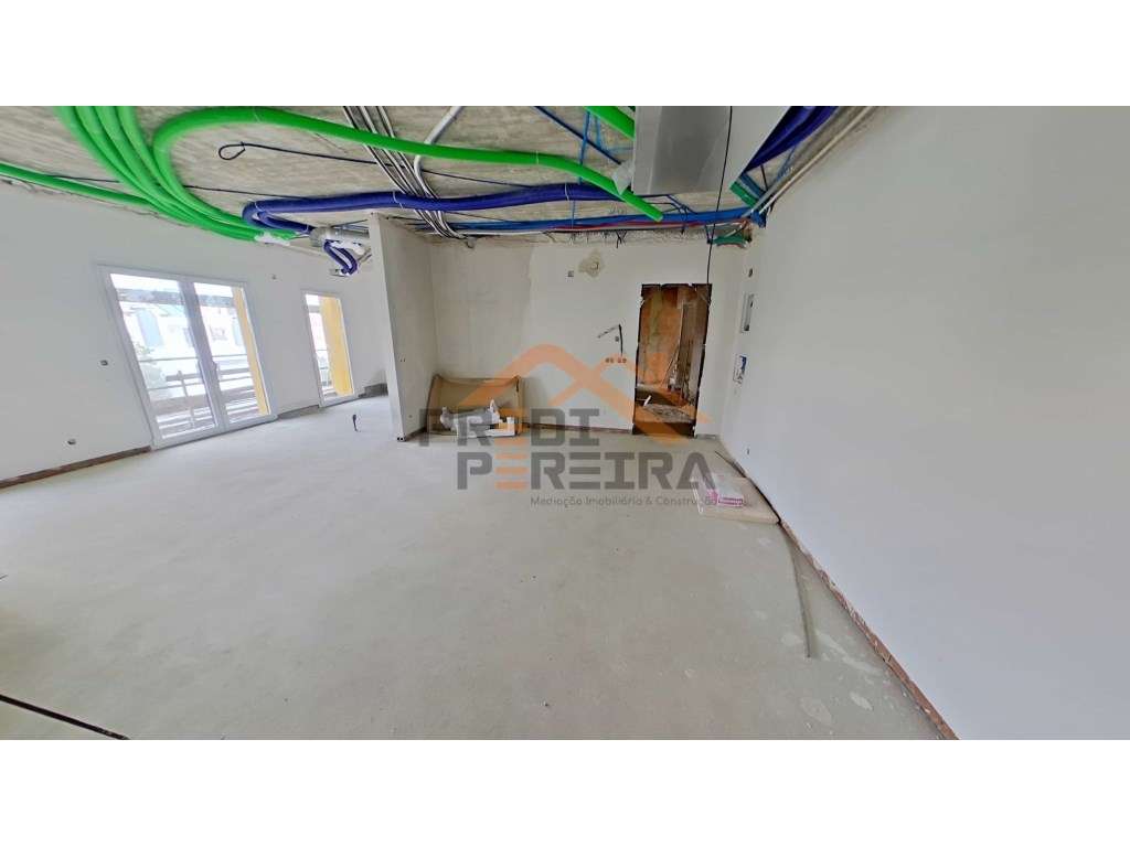 *NOVA CONSTRUÇÃO*
T3 situado em condomínio fechado, com varanda de... - Grande imagem: 5/26