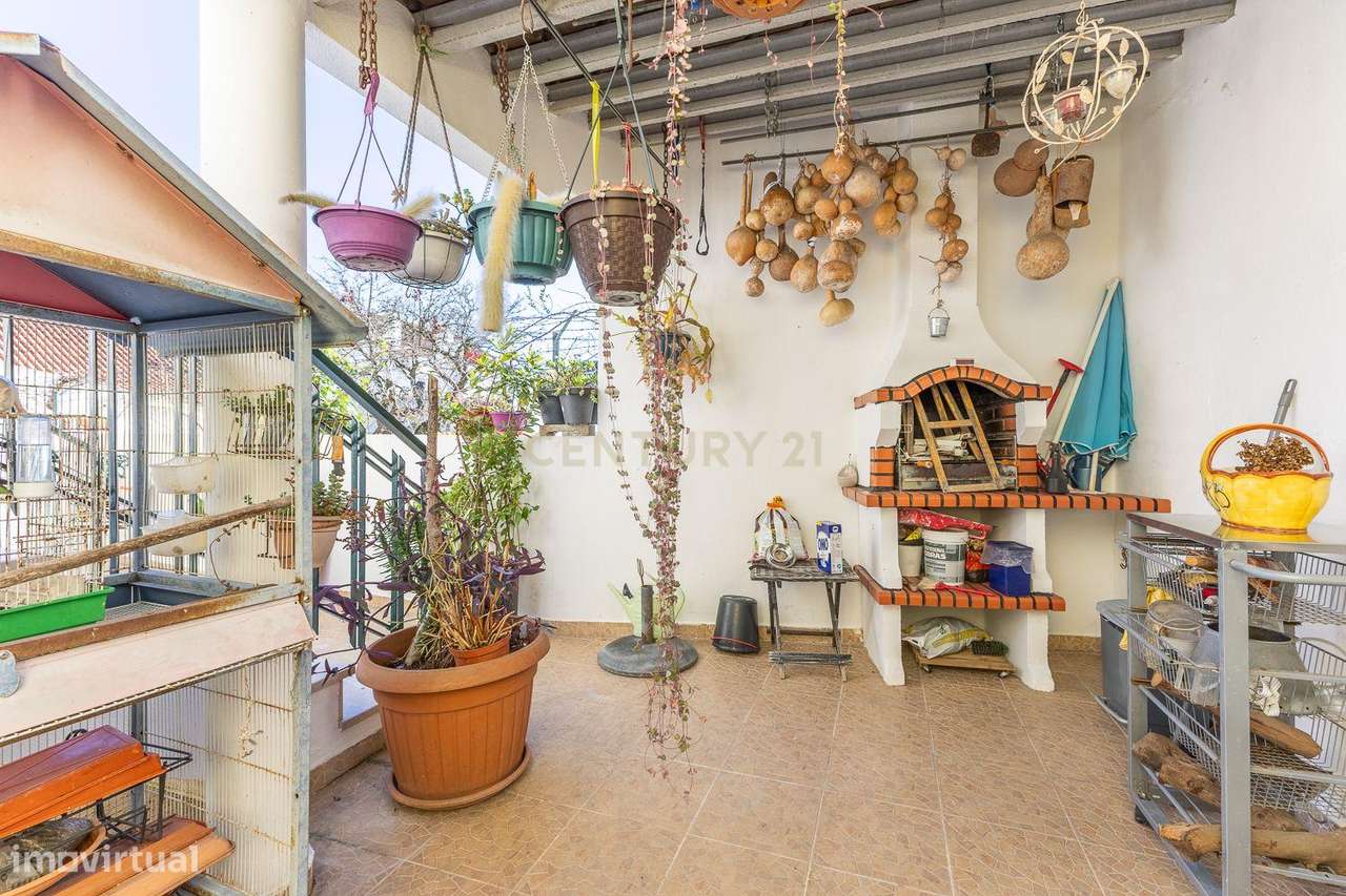 Moradia em Banda T4 | 3 Pisos | Aldeia de Paio Pires 490.000 € | 249 m-13