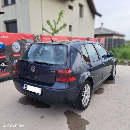 Volkswagen Golf - 4