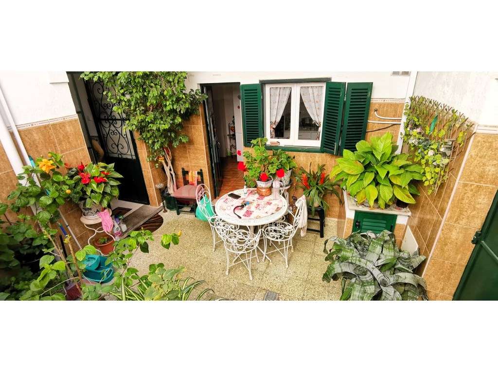 Moradia T4 no Centro Histórico de Loulé com Rooftop e Potencial Tur... - Grande imagem: 2/24