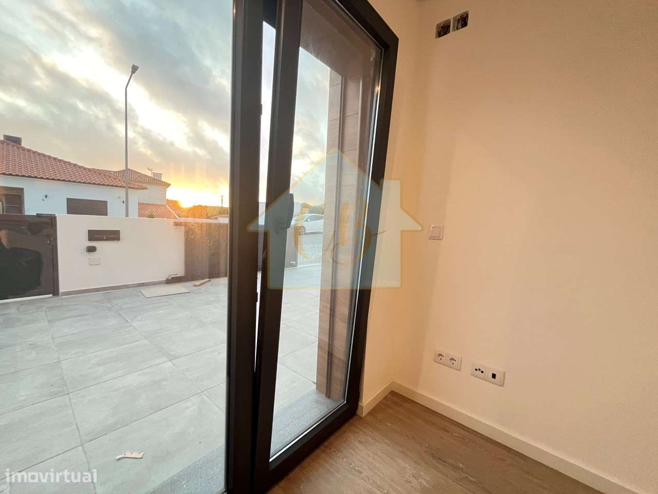 Moradia T4 Exclusiva em Santa Cruz – Faça do Mar o seu Vizinho - Grande imagem: 5/37