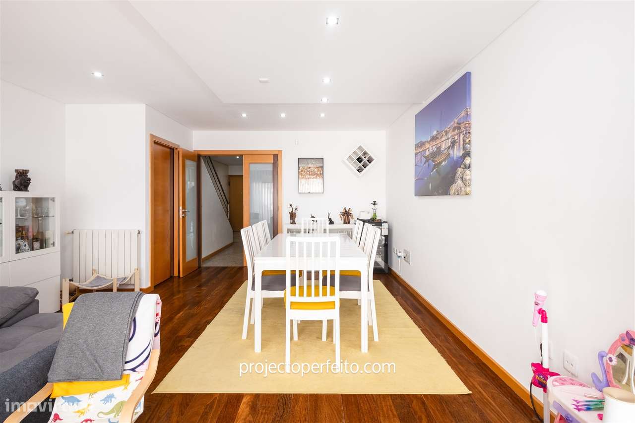 Moradia de tipologia T4+1 para venda em Perosinho, Vila Nova de Gaia-7