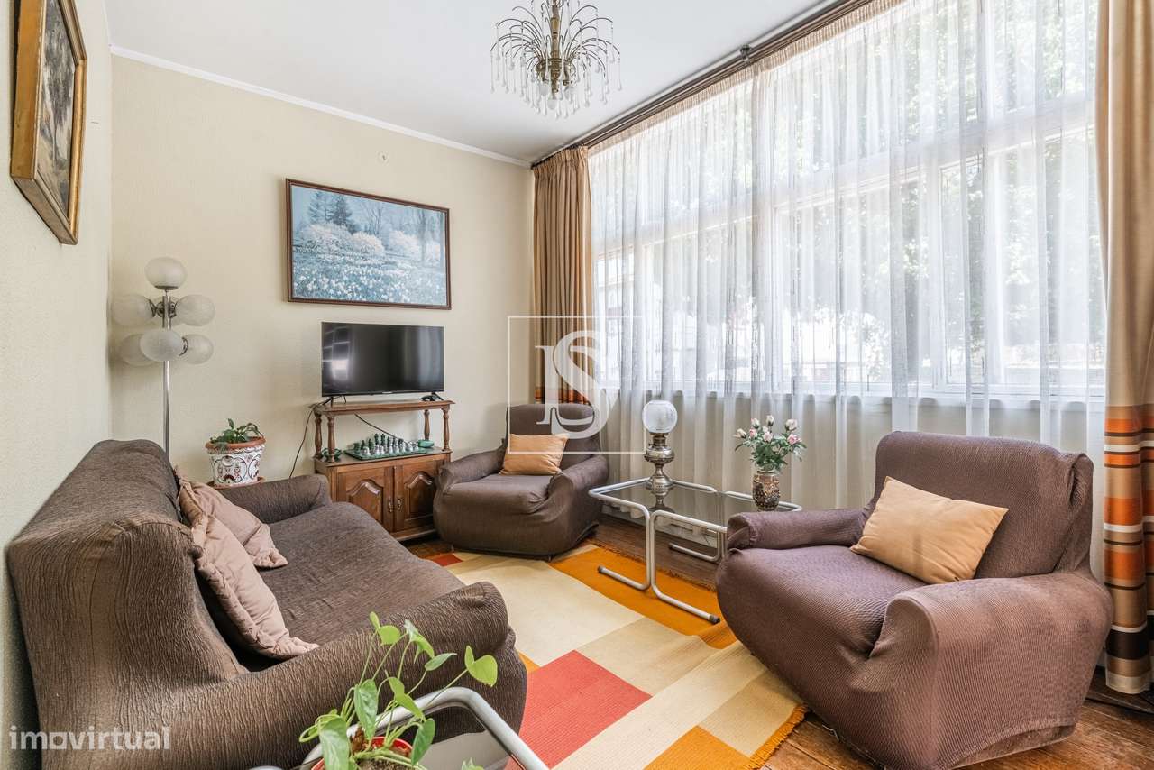 MORADIA VANGUARDISTA NO CORAÇÃO DA CIDADE DE GUIMARÃES - Grande imagem: 2/37