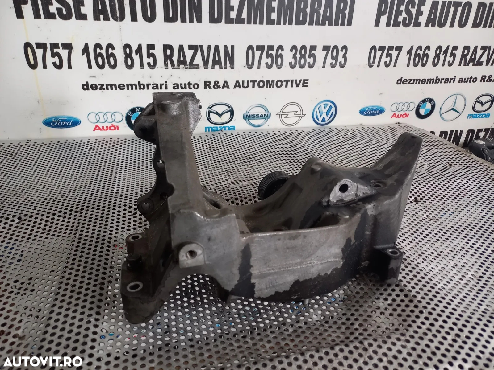 Suport Accesorii Alternator Compresor Clima Bmw X1 X3 E83 E84 2.0 D N47D20 Cod 7802639 Dezmembrez Bmw X3 E83 LCI Facelift 2.0 D Manual N47 177 Cai 4x4 Volan Stanga - Dezmembrari Arad - 4