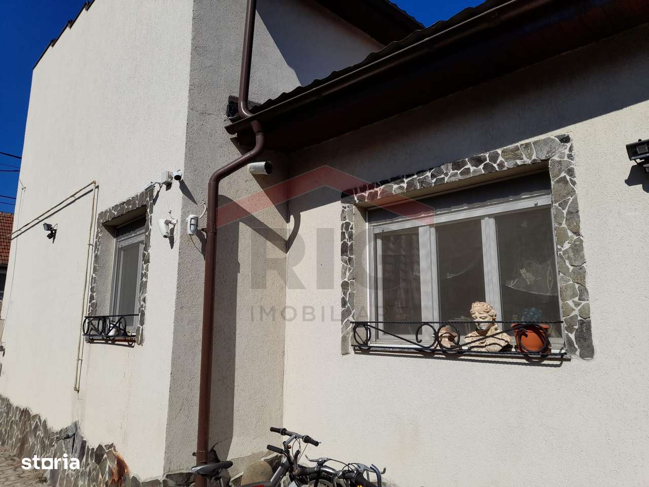 OPORTUNITATE!!! Casa de vanzare in zona Centrala - Imagine principală: 4/14