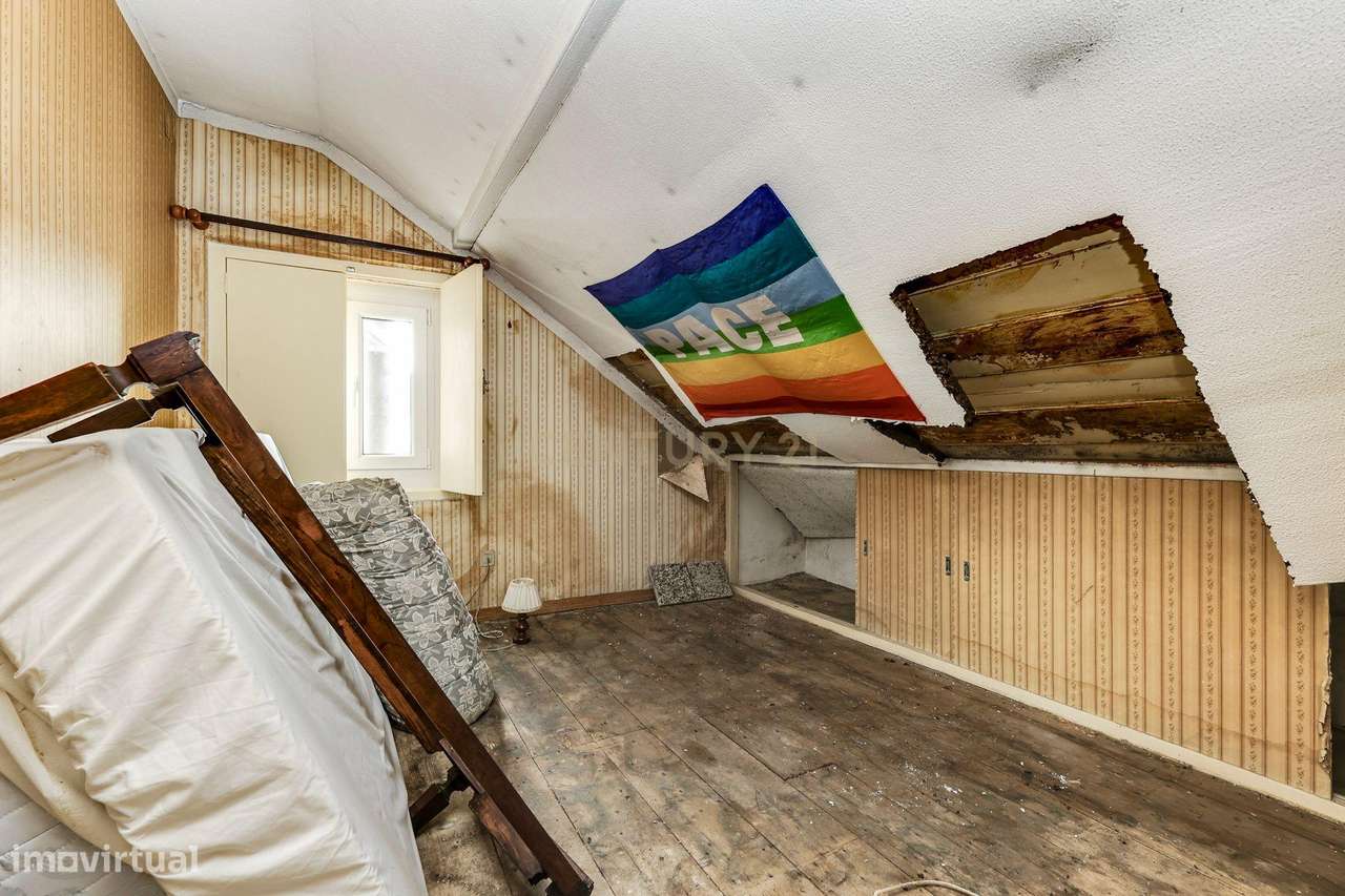 Prédio de Uso Misto no Centro Histórico de Odivelas – Habitação + Comé-19