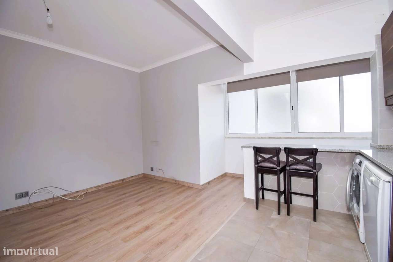T2 Remodelado para Arrendamento Anual | Almada – Rua Paula Vicente - Grande imagem: 5/23