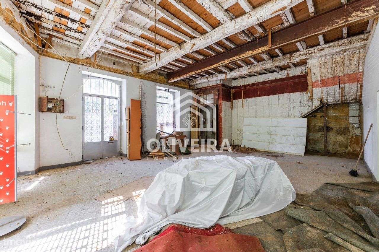 Prédio Centenário com projeto aprovado no centro de Barcelos - Grande imagem: 4/46