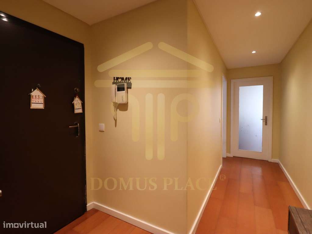Apartamento T3 no Castelo da Maia com Terraço, 3 Frentes e Lugar de...-47