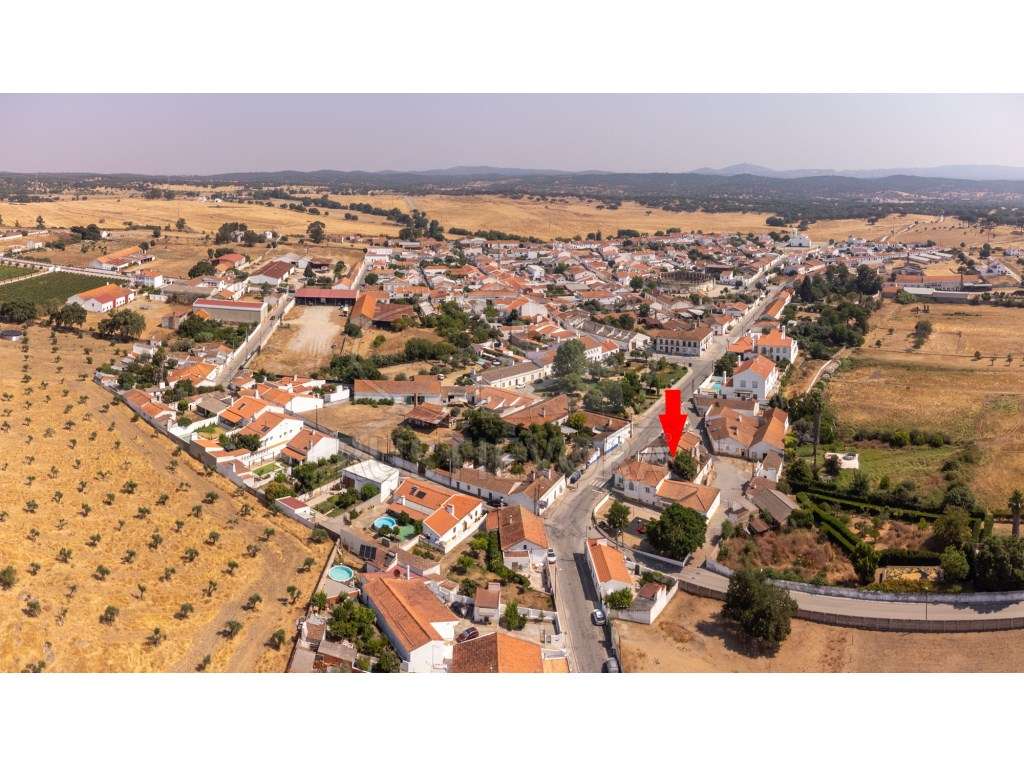 Ruína com Potencial Único no Coração da aldeia da Azaruja - Grande imagem: 3/36