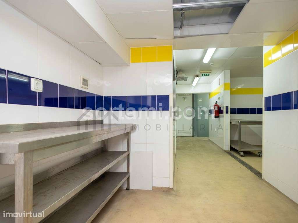 Espaço Comercial de 425m² no Coração de Faro-45