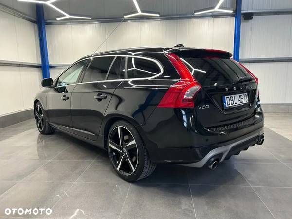 Volvo V60 T6 AWD R-Design Momentum - 18