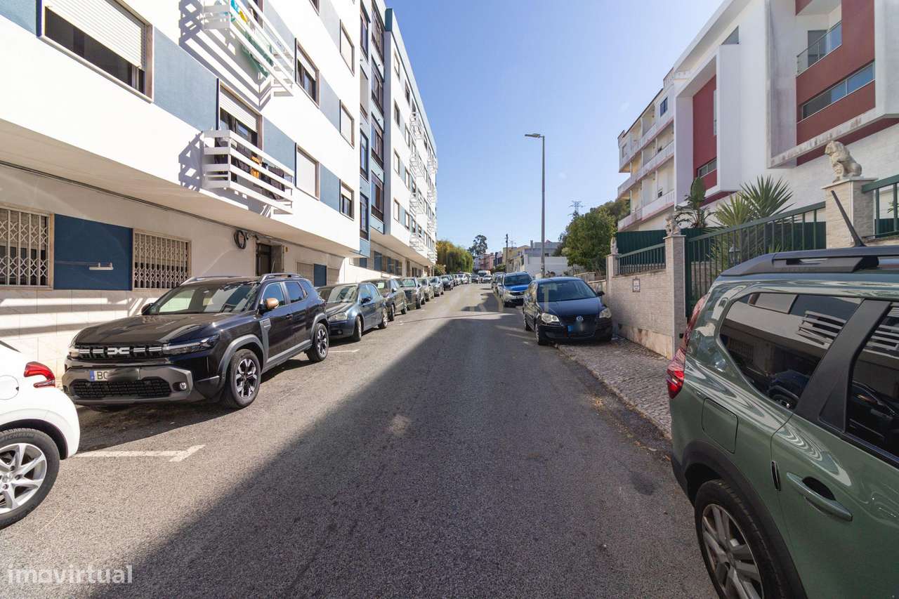 Apartamento T1 com Arrecadação no Cacém-10