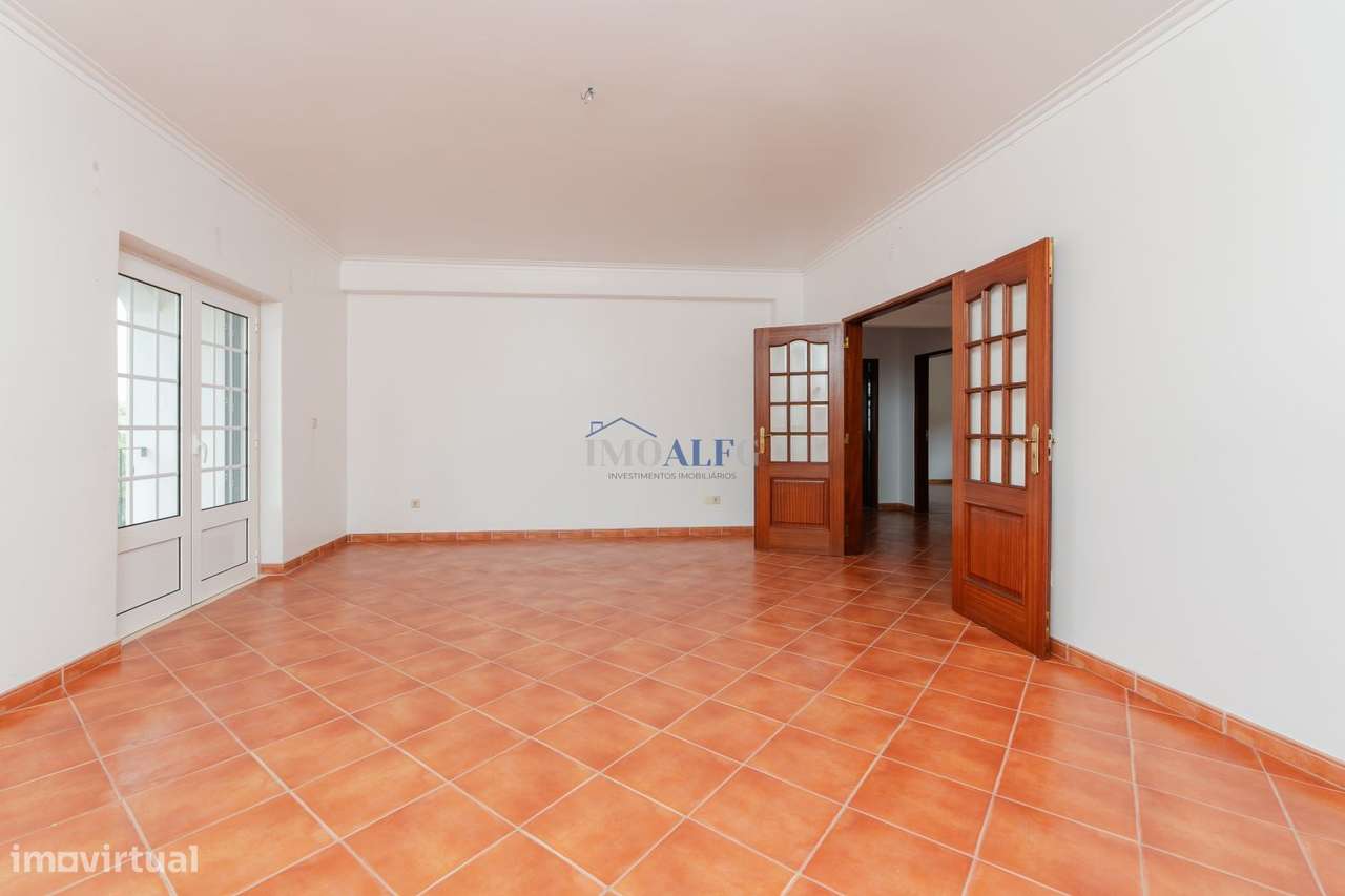 Moradia T7 com terreno perto de Vila Franca de Xira-26