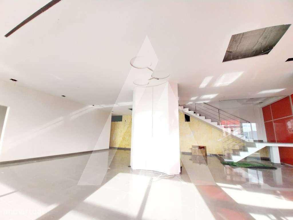 Armazém e Moradia em Oliveira de Frades - Grande imagem: 3/55