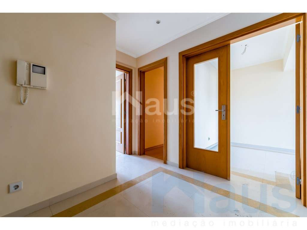 T4 com parqueamento e varandas - Praia dos Moinhos - Grande imagem: 5/22